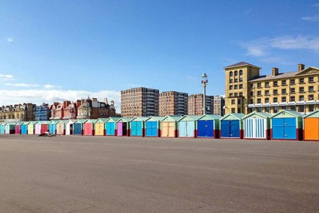 2 Bedrooms Close To The Beach With Garden And Own Entrance ! Hove Esterno foto